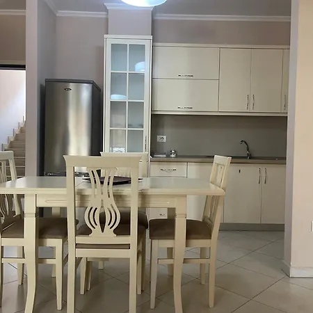 Kompleksi Delijorgji 3 * Tirana